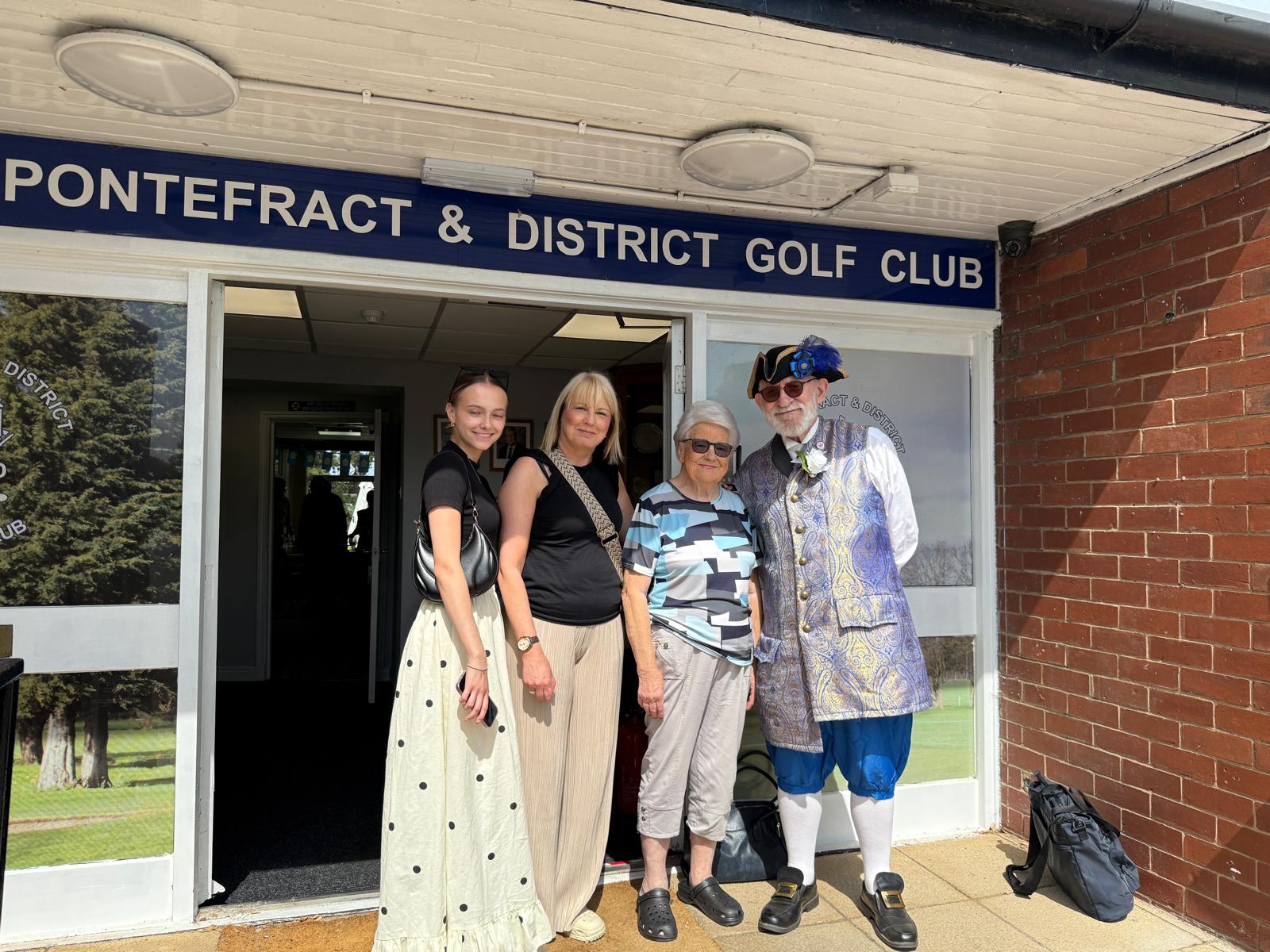 Town Crier proclamations at Pontefract and District Golf Club